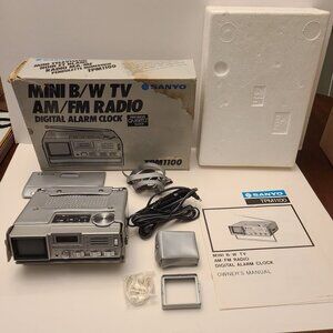 Vintage Sanyo TPM1000 Portable Mini TV & AM-FM Radio Receiver